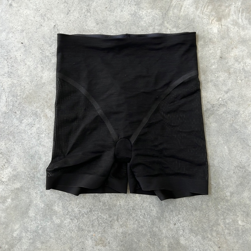 NWOT Wacoal shapwear shorts
